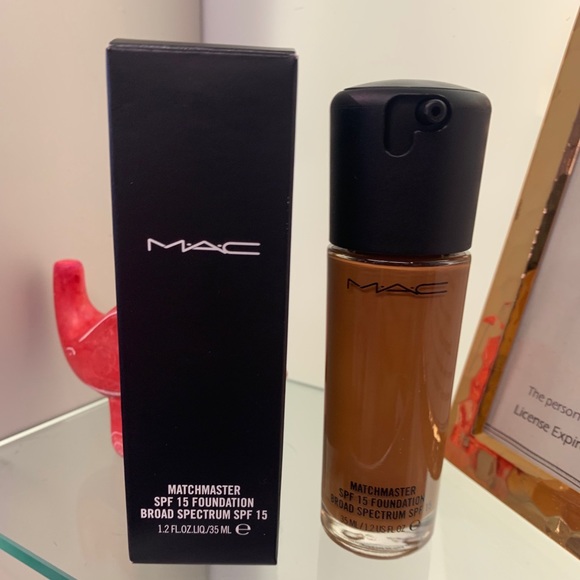 MAC Matchmaster SPF 15 Foundation 7.5 - Picture 1 of 3